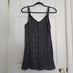 Coco + Carmen Black/white windowpane plaid dress size S/M